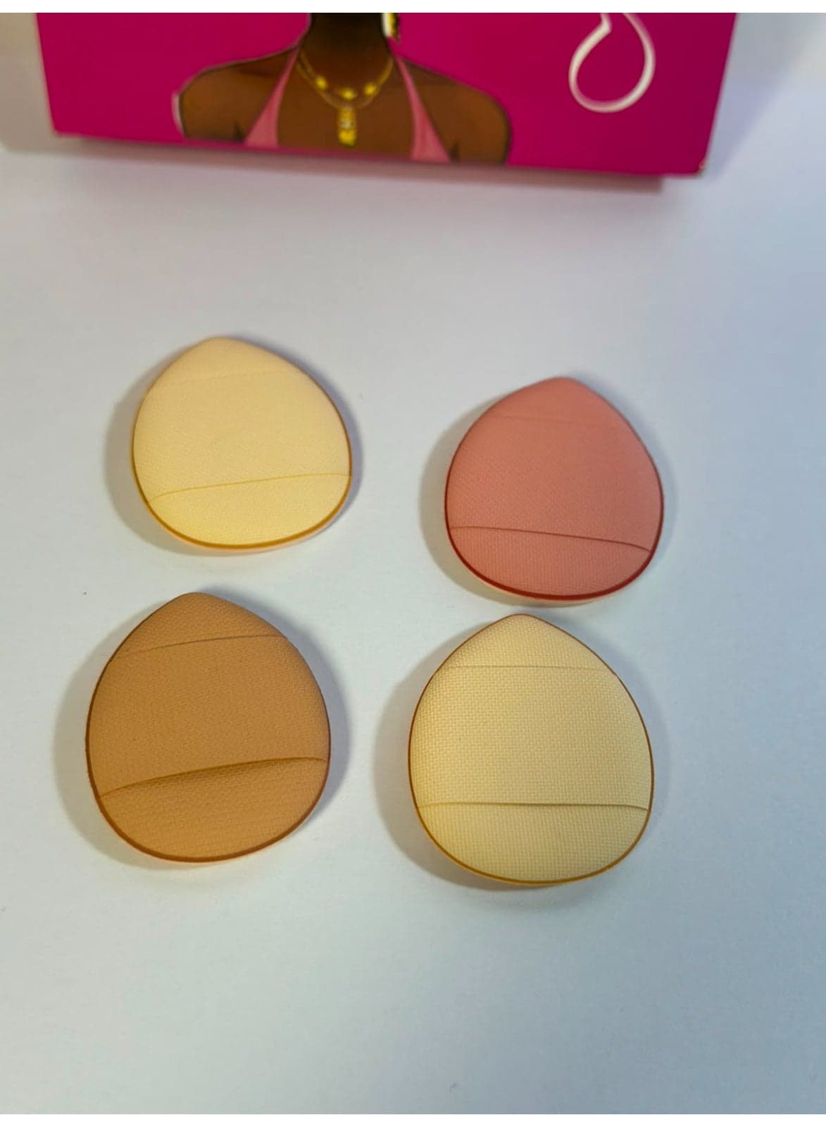 Mini Finger Puff Beauty Egg Marshmallow for Wet and Dry Use Air Cushion Puff Powder-Free Thumb Puff pack of 4PCS Make Up Sponges (٤)