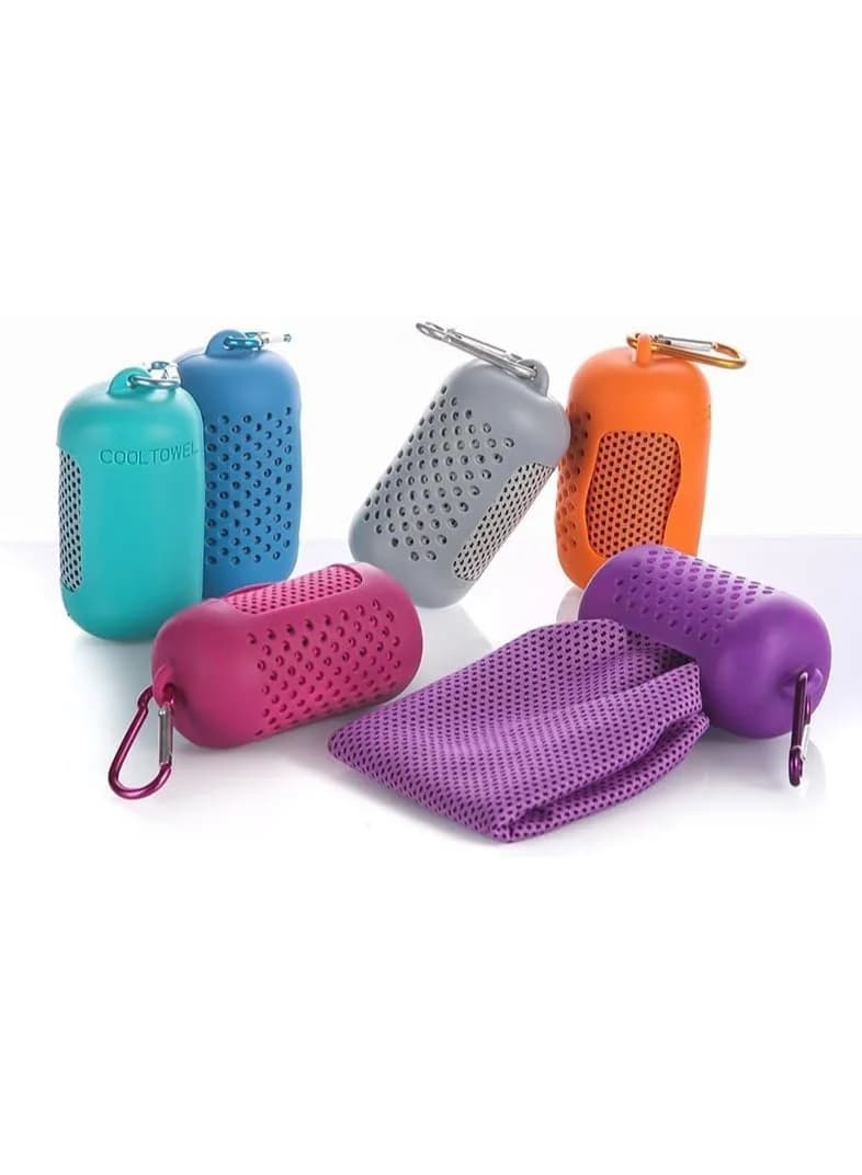 Portable Microfiber Sports Towel in Silicone Case with Carabiner Quick Dry Gym Towel Mat Towels (4)