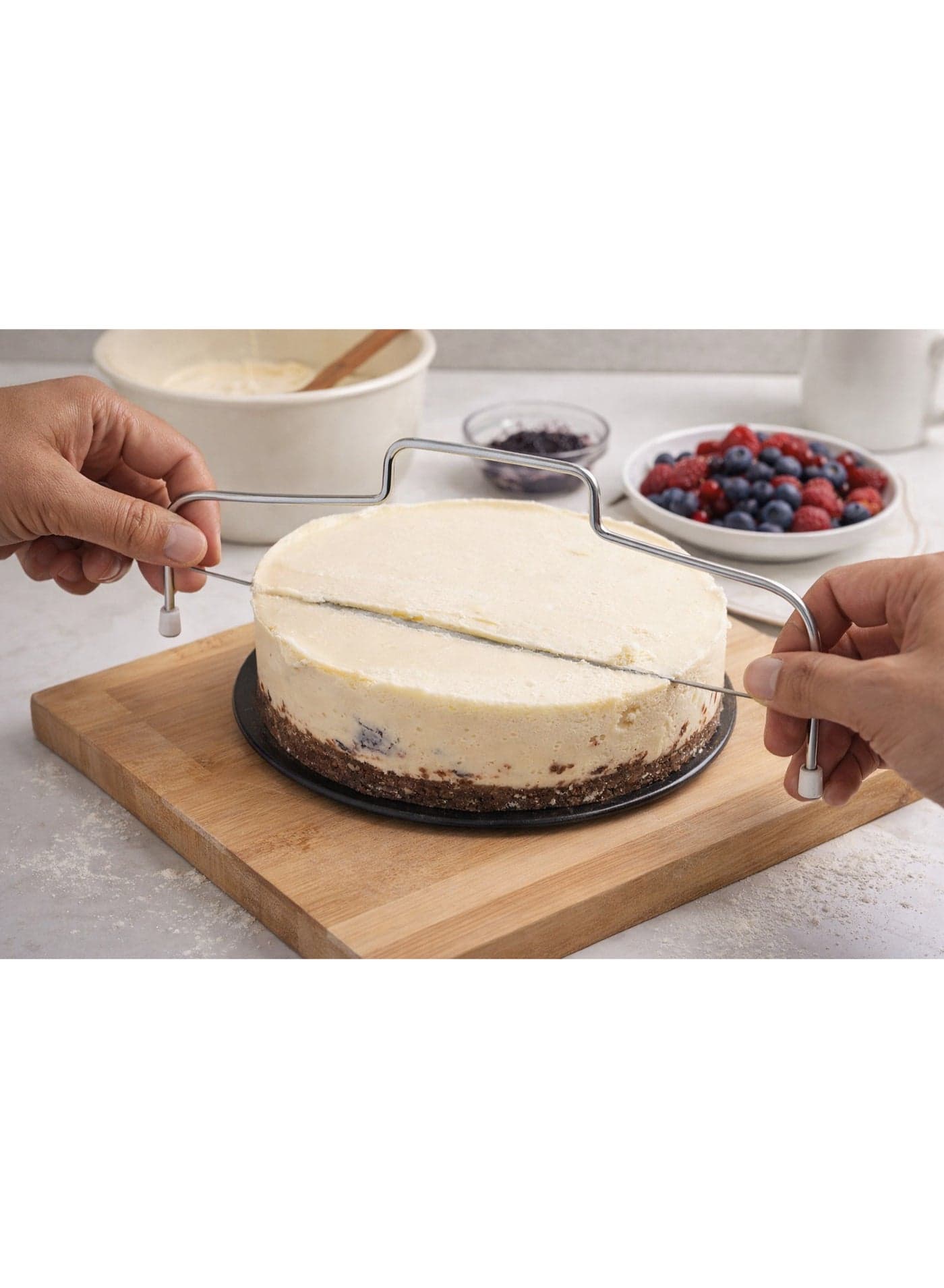 Stainless Steel Cake Slicer & Server - Innovative Cake Cutting Tool for Perfect Portions - Modern Dessert Server for Parties & Weddings.