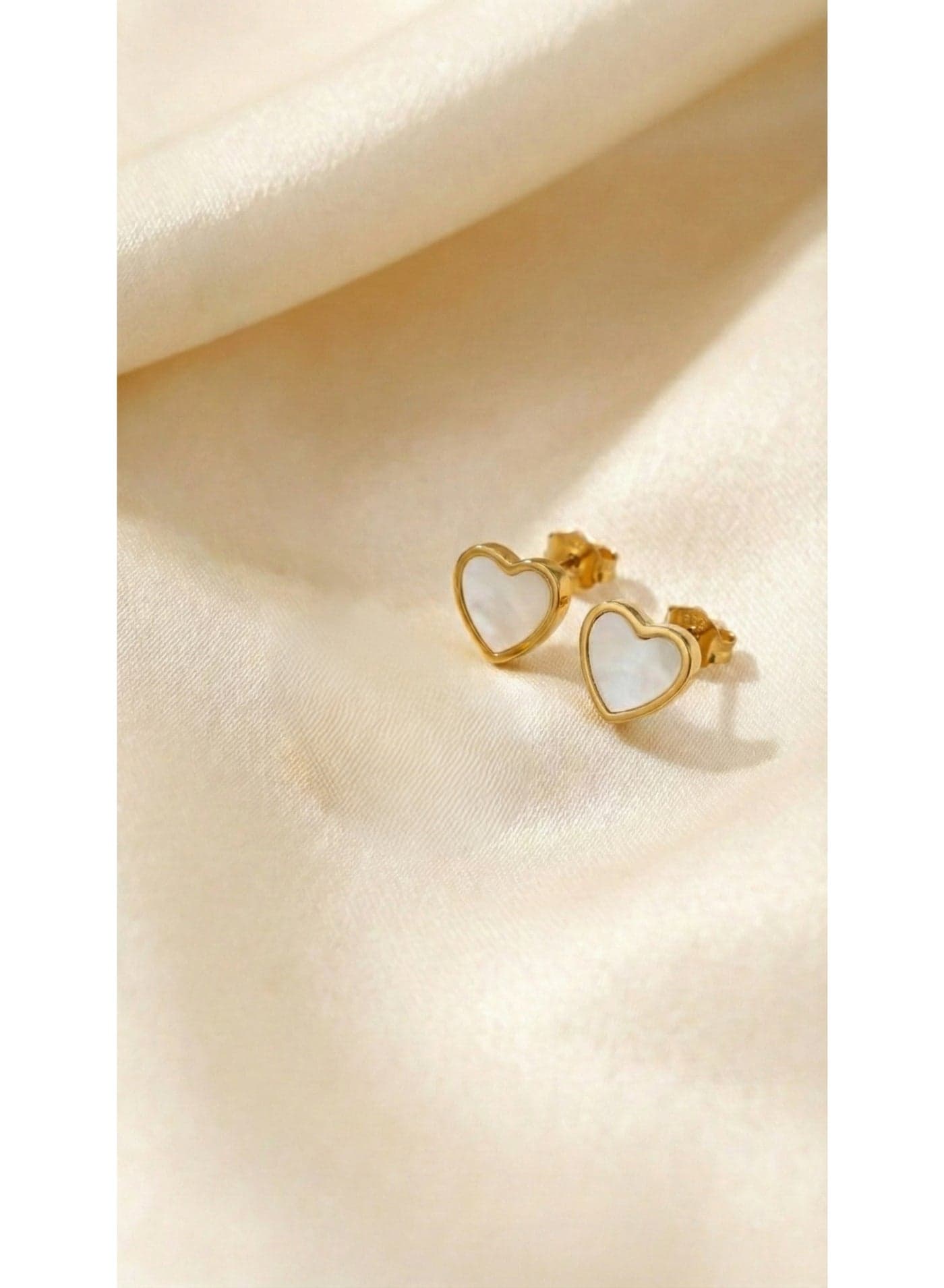 "Mother-of-Pearl Heart" Huggie Earrings – 316L Gold Stainless Steel Women's Earrings Stud (٣)