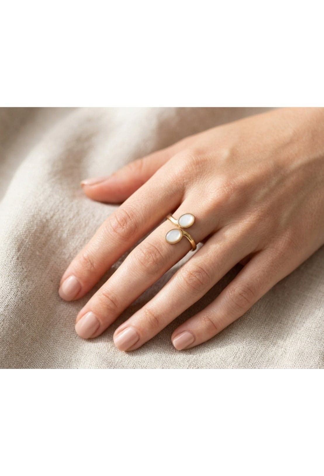 Women's stainless steel Ring, golden, distinctive in its design, elegant, of high quality (٢)