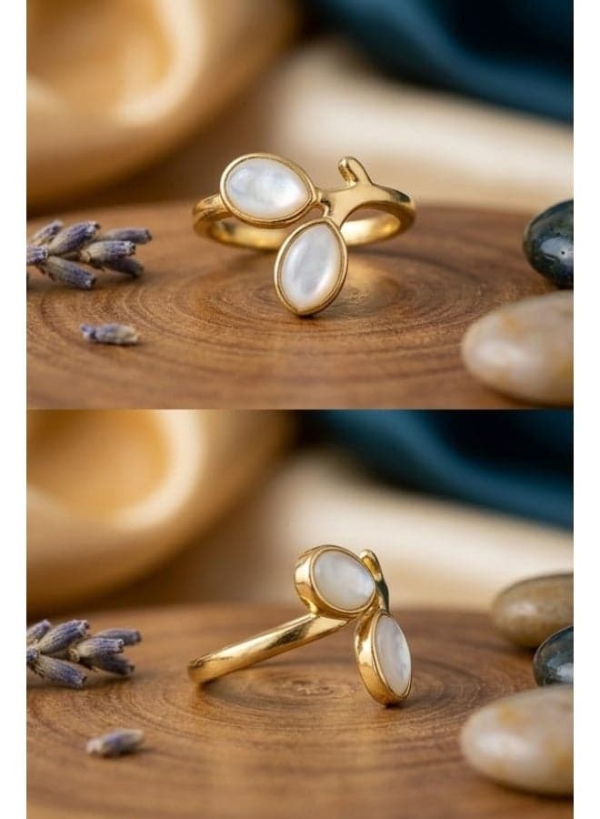 Women's stainless steel Ring, golden, distinctive in its design, elegant, of high quality
