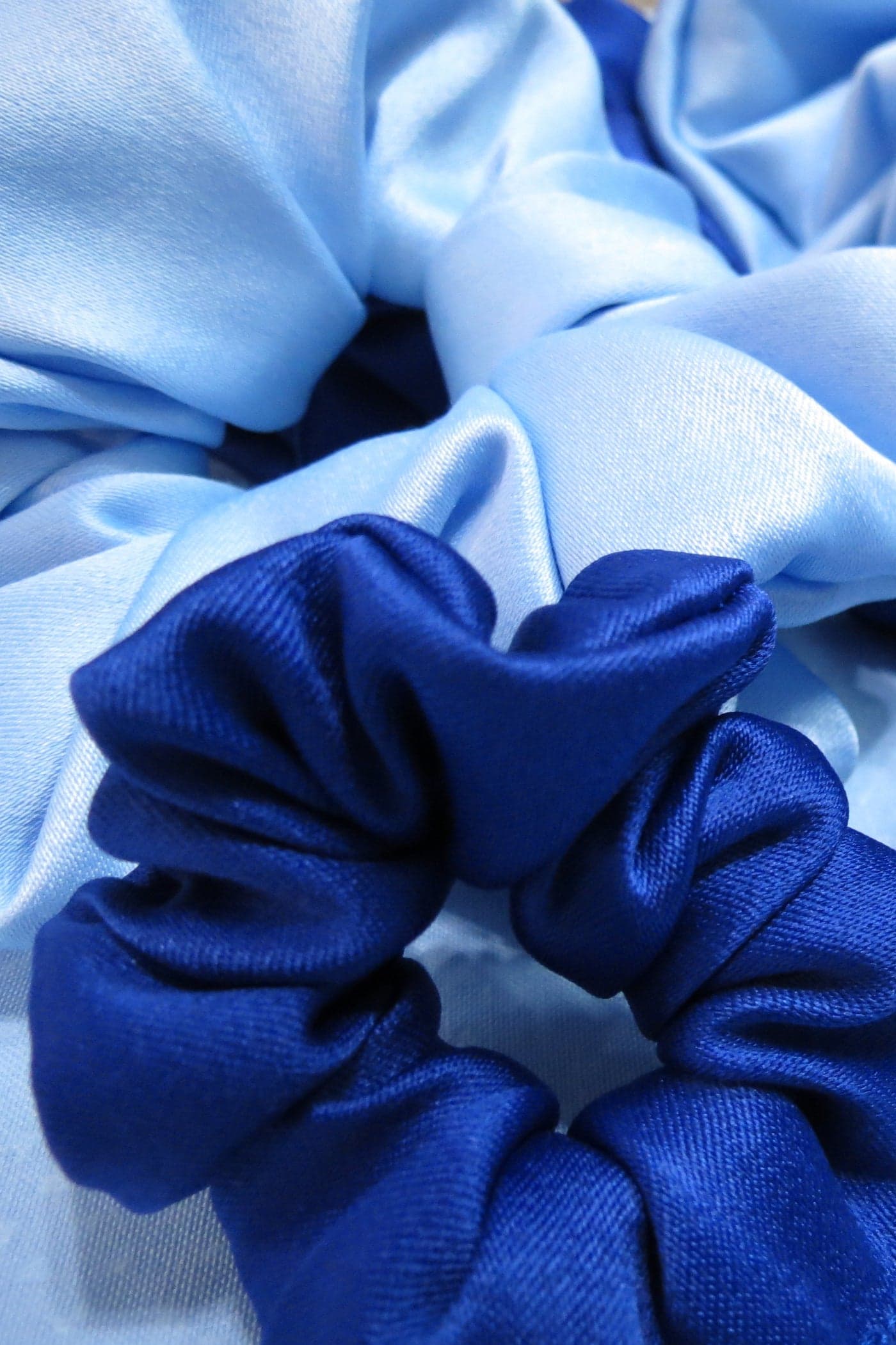 Al nafis styles set of 2 scrunchies Headbands (2)
