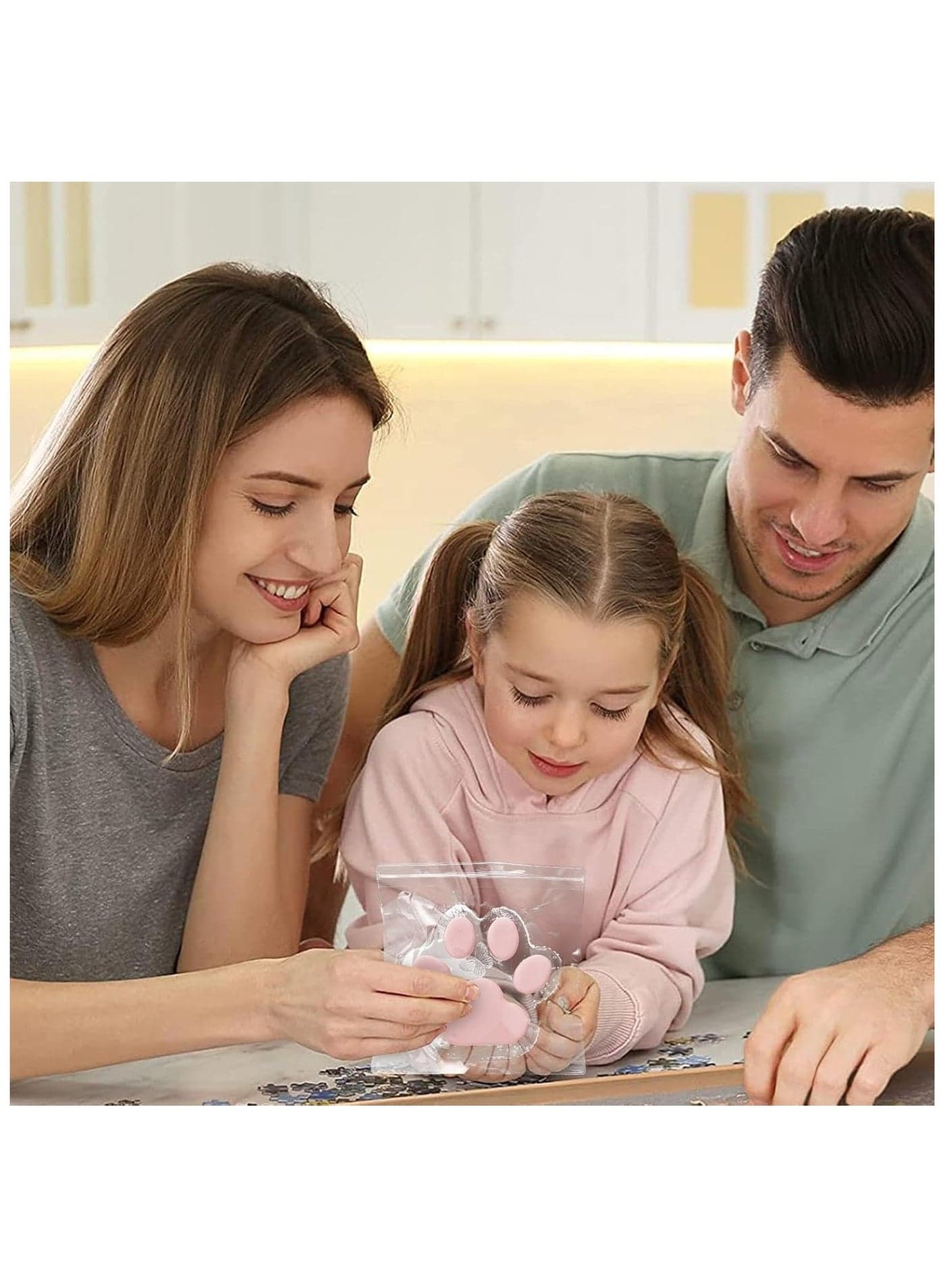 A sponge toy shaped like giant claws for children and adults, a sponge toy shaped like big furry cat claws for stress relief, ultra-soft fidget toys (pink and transparent color). Squishy Toys (5)