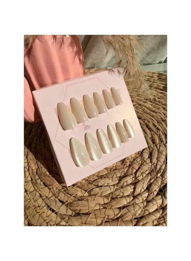 Press-on Nails - 12 Medium Pieces - Artificial Nails, Perfect for Parties, Comes with 1 Sheet of Double-Sided Adhesive - Oval Shape Press On False Nails