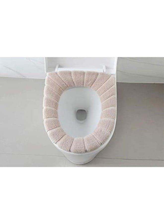 Plush Toilet Seat Cover – Strong Leather Base – Non-Slip Grip – Easy On and Off – Ideal for Home & Apartments-Random color Toilet Lid & Tank Covers (١٠)