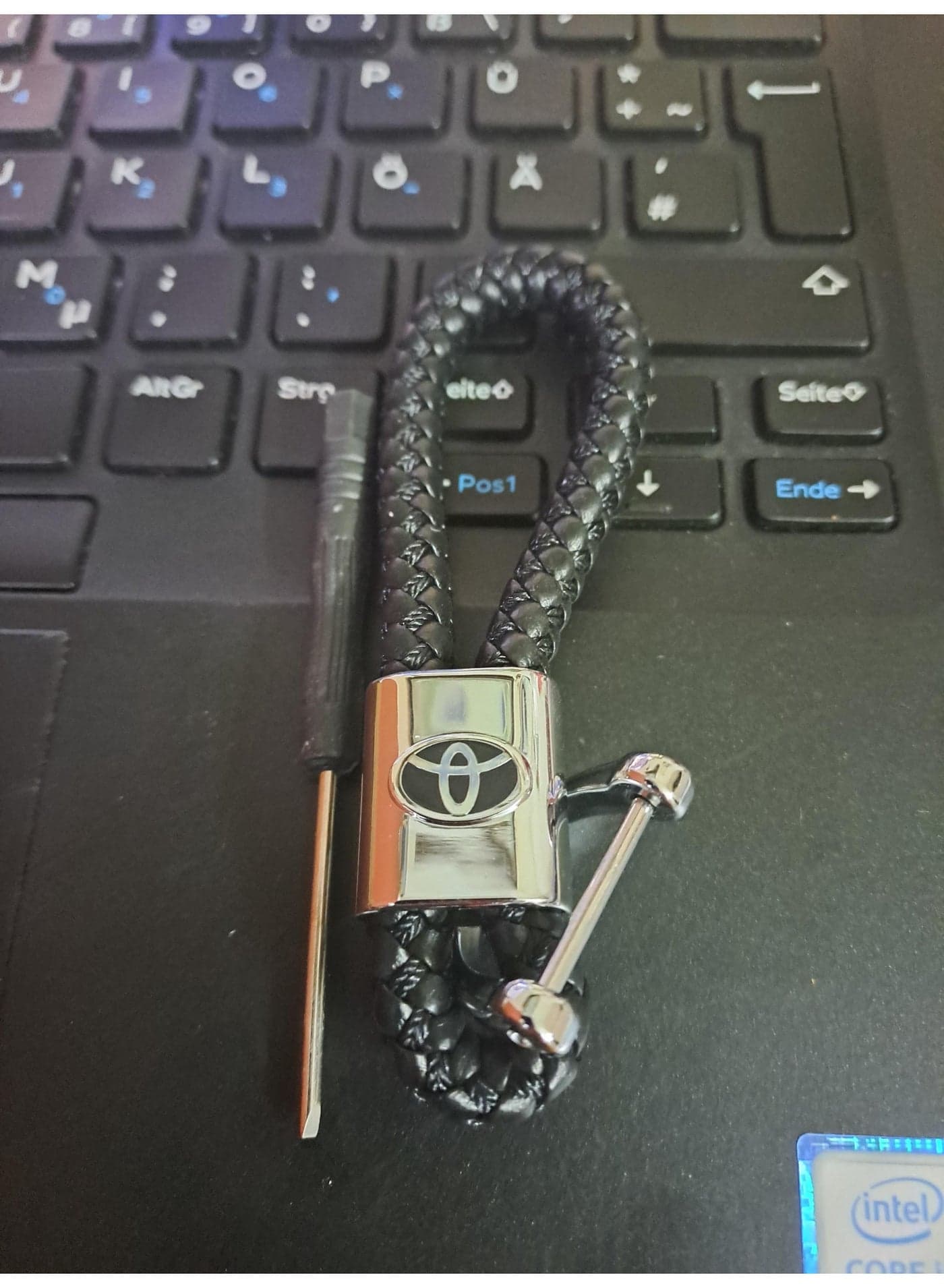 Toyota car logo braided leather keychain - black color Key Chains (٢)