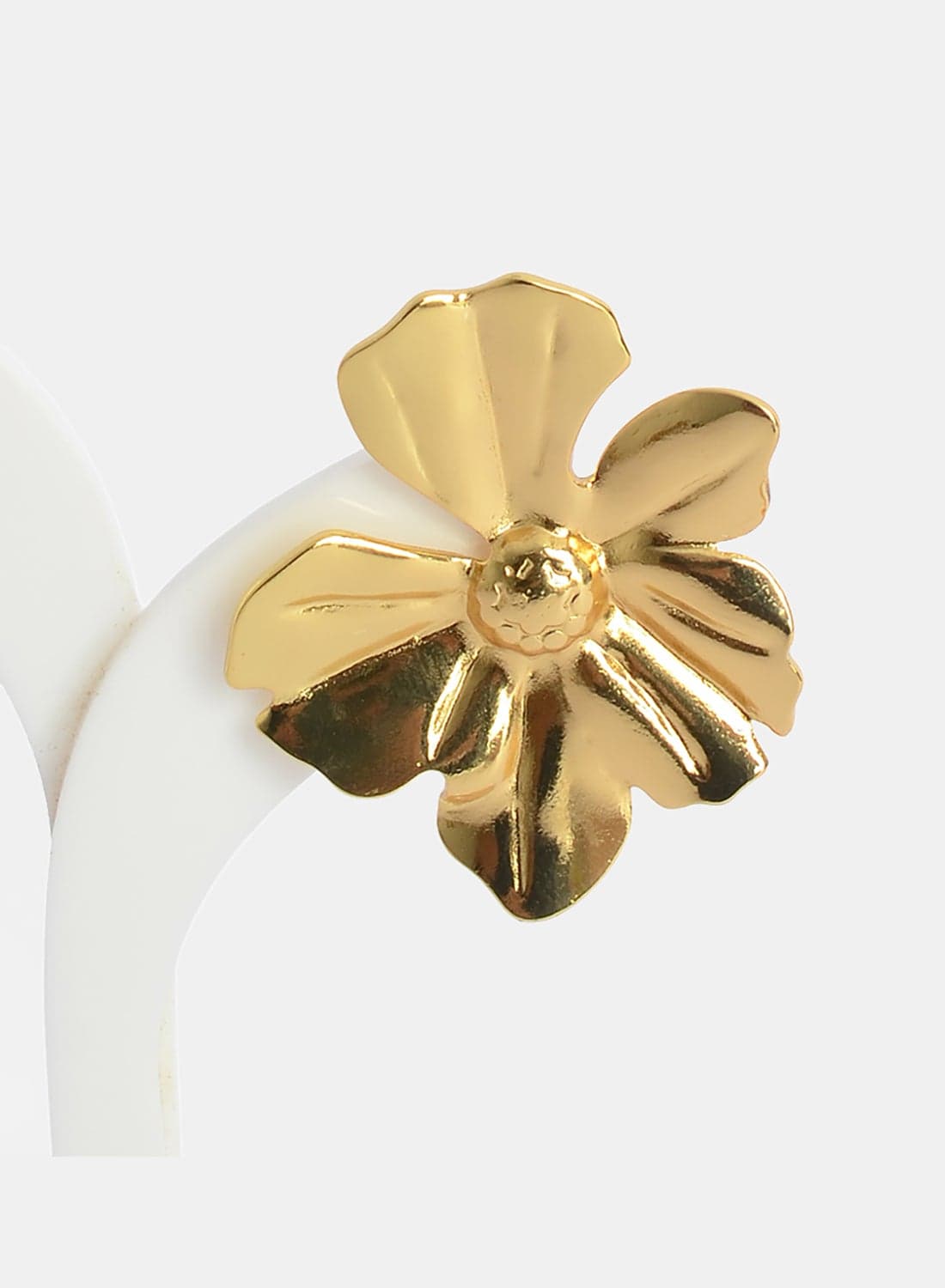 Large Rose-Shaped Screw-In Earrings With Raised Patterns And Irregular Edges (2)