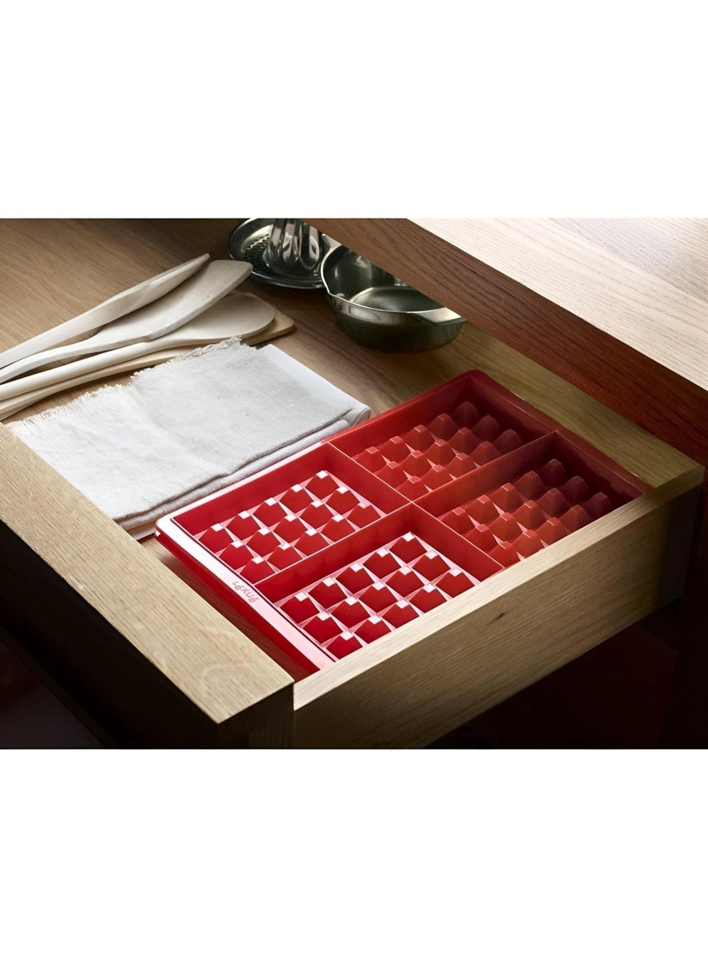 Quick Muffin and Waffle Baking Tray (4 holes): Non-stick silicone mold for baking cakes and desserts in standard sizes in record time - perfect heat distribution for golden results on the outside and crisp on the inside - oven, microwave and dishwasher safe. Moulds (٨)