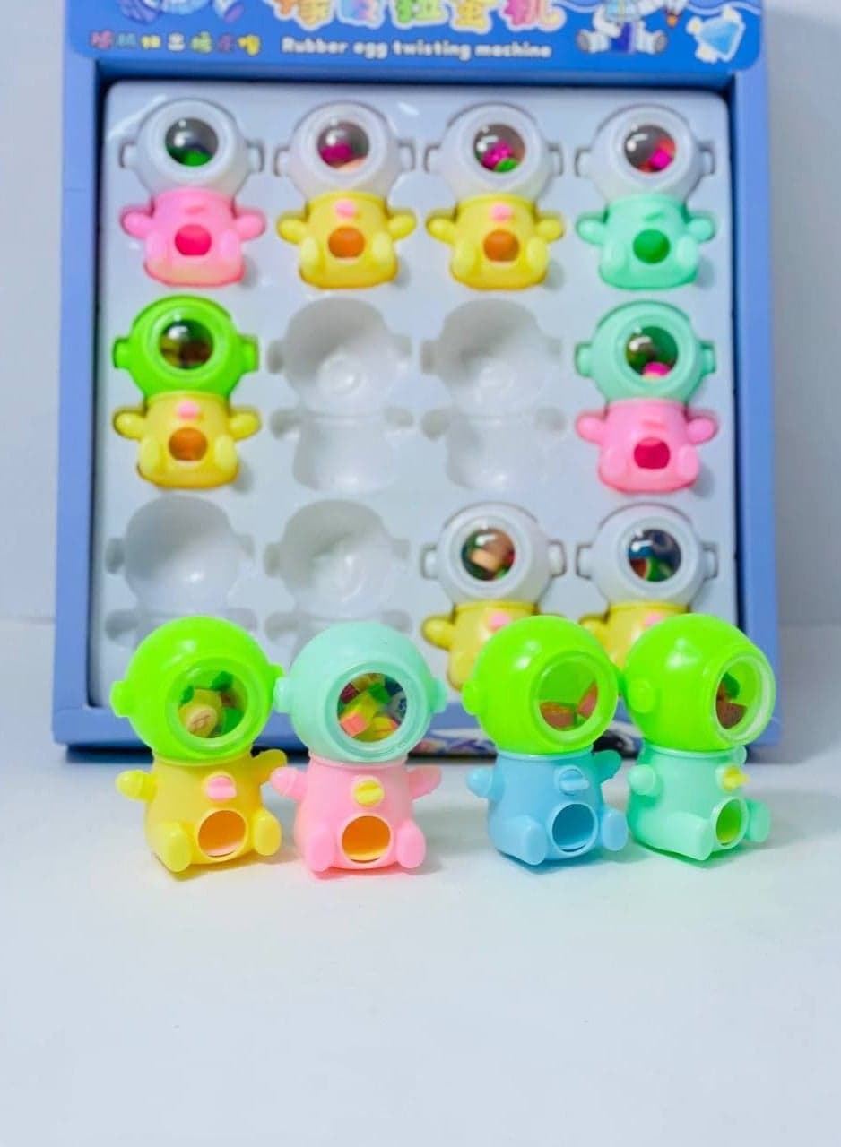 Spaceman sticker The spaceman who turns the reel and a sticker comes out in eraser shapes (٣)