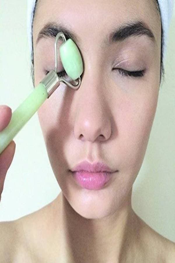 Royal Jade Roller Massager Sliing Tool Facial Face Massage From (٣)
